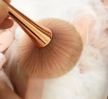 Load image into Gallery viewer, Powder Brush (Rose Gold)
